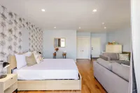 Hollywood Hideaway: Cozy Guesthouse Near Universal
