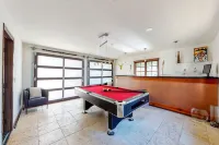 Casa Vista! Stunning Direct Hollywood Sign Views!!