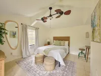 Casa del Sol. Pet friendly guest house!