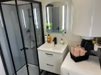 Beautiful new apartment, well located.