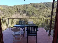 Charming, cheap apartment in picturesque Maures village