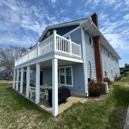 CANAL FRONT - GREAT VIEWS - 5 BDRM, 3&1/2 BATHS, 2 KINGS, GOLF, RELAX...