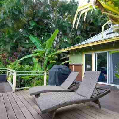 Romantic Cottage, Private Acre of Paradise, View! Pool! Hotel Exterior