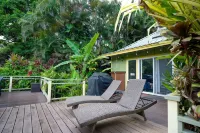 Romantic Cottage, Private Acre of Paradise, View! Pool! Hotel in zona Limahuli Garden and Preserve