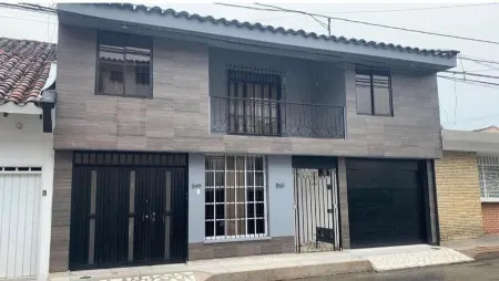 Casa10 Diez EN Todo! Отели в г. Гуадалахара де Буга