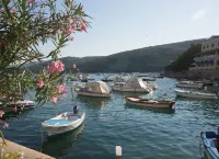 Tranquility of countryside 500m from the city center and 4km from the sea Hotel a Labin