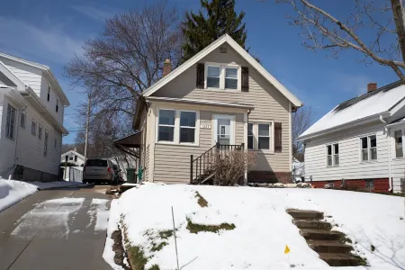 The Cozzy 3 Br House