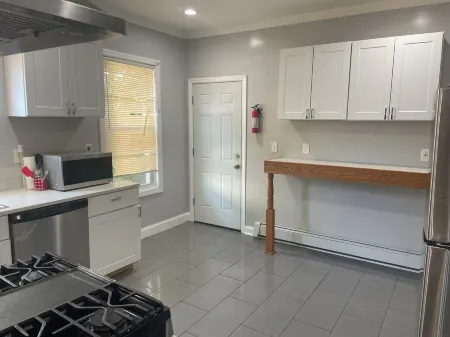 Luxuriously furnished 3 BR apartment Отели рядом с достопримечательностью «Технологический институт Нью-Джерси»