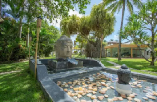 Stunning Beach Front Property w/ 14 beds. Perfect for Multi families & Reunions!