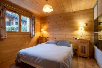 CHALET 16 PEOPLE ON THE SLOPES WITH SPA Hotels in Manigod