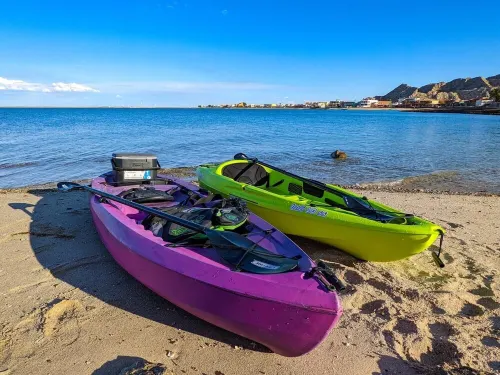 2 bed,2 bath upper condo only steps from the beach. 360 degree views.of ocean!