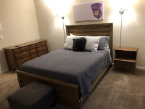 Charming Mt. Pleasant Townhome - pet friendly with parking & free WiFi