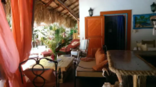 Villa typique, indépendante, jardin Parc Privé d'une belle propriété sécurisée.