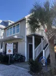 Perfectly located in The Promenade!