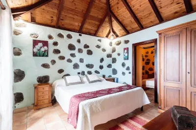 Casa Rural Los Draguitos, private pool and sea view Hotels near Art Gallery of Diego Garcia