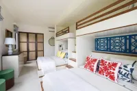 Las Catalinas- Spectacular views- breakfast service, Casa Chameleon's neighbor