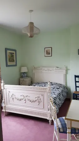 House in the heart of Saint Briac in a quiet area and 10 minutes walk from the beach Отели рядом с достопримечательностью «Dinard Golf»