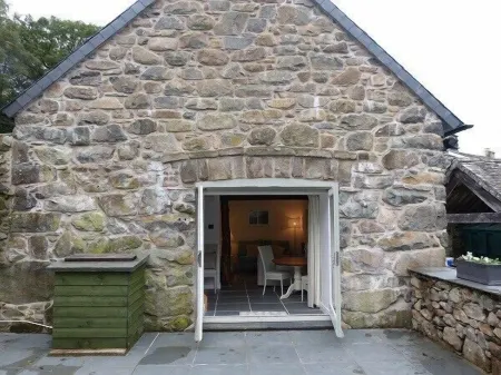 Coed Stable, High quality character barn conversion, underfloor heating
