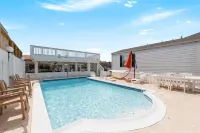 Home with private pool and deck with boat slip Hotels in Port Isabel