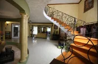 Villa Paradise- Pool, Jacuzzi & More