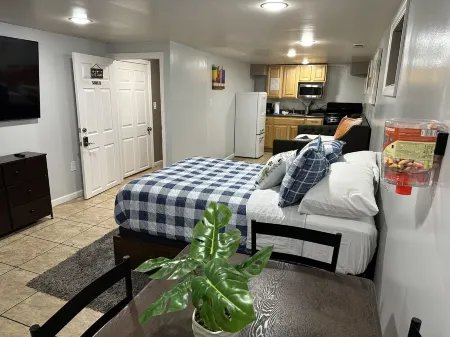 Gorgeous private studio close to EWR, NYC & Kean U