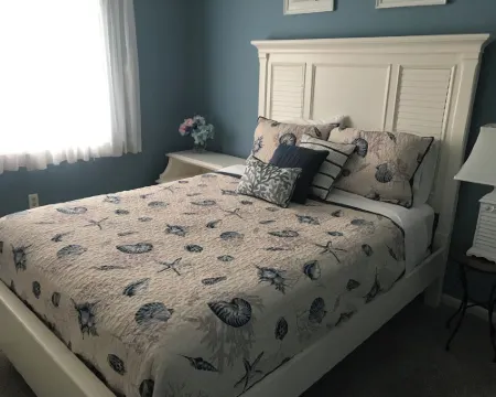 HARBOR FRONT CONDO, Punta Gorda Isles - Professionally Decorated / Roof Top Pool Hotels in Punta Gorda