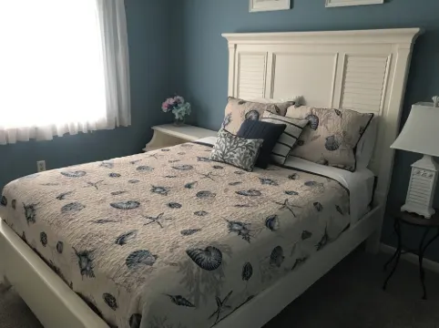 HARBOR FRONT CONDO, Punta Gorda Isles - Professionally Decorated / Roof Top Pool