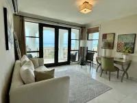 Views! Views! Penthouse with Membership Golfing, Beach, Pool and 2 Carts