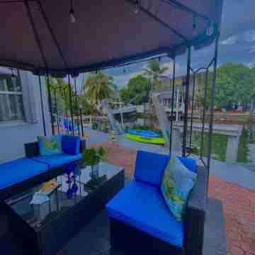 Summer Discounts Avail Weeks- 3Bdr./3ba. Updated Canal Access Sombrero-Message Others