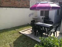 La Piedra, beautiful house with back yard at 2 blocks from the center