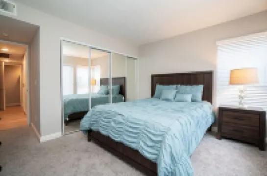 Cozy Beach Condo Sleeps 6