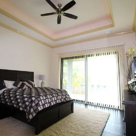 Luxury Water Front Villa Freeport Bahamas