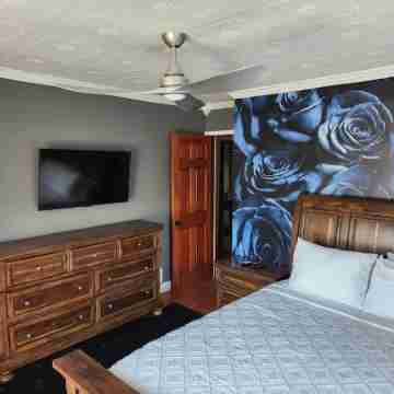 3bd Family-sized house, 5 minutes to National park, 12 minutes to the Capital. Rooms