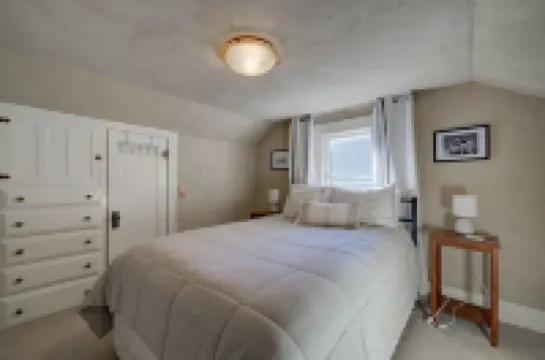 Historic Downtown Ennis Escape Hotels in Ennis