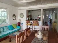 Large Secure 2 Bedroom Apartment with large pool steps to Mullins Beach