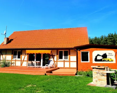 Close to the water, sauna, fireplace, fenced property, for dogs and families 波利採縣酒店