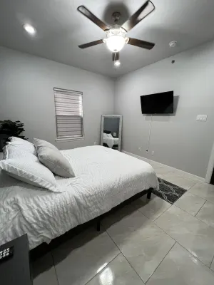 Modern Condon in McAllen Hotels near Town & Country Shopping Center