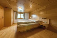 Vacation apartment with the charm of the Montafon. Terrace with a view of the mountains Valisera Bahn Talstation 주변 호텔