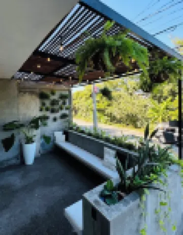 Cozy chic studio near the beach!