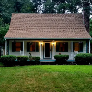 Beautiful Cape Home Steps to Santuit Pond /Boating, Swimming, Fishing