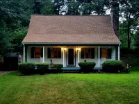 Beautiful Cape Home Steps to Santuit Pond /Boating, Swimming, Fishing
