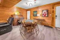 Cozy cabin in the heart of horse country