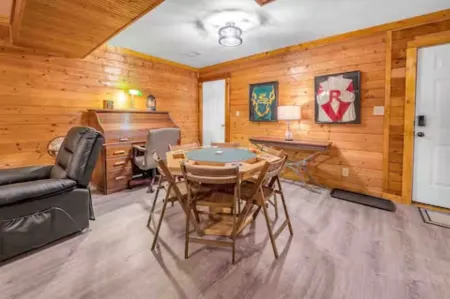 Cozy cabin in the heart of horse country