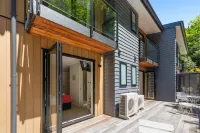 Queenstown Forest Retreat - 4BR, Pool Table, Views