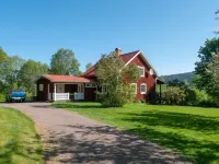 Idyllic Swedish house with lake view and 350 m private shoreline Ξενοδοχεία στην πόλη Sunne