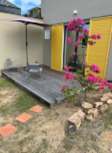 Cosy studio overlooking the rock, 5 minutes from the beach on foot