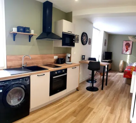 Joli Studio Neuf Proche de la Plage