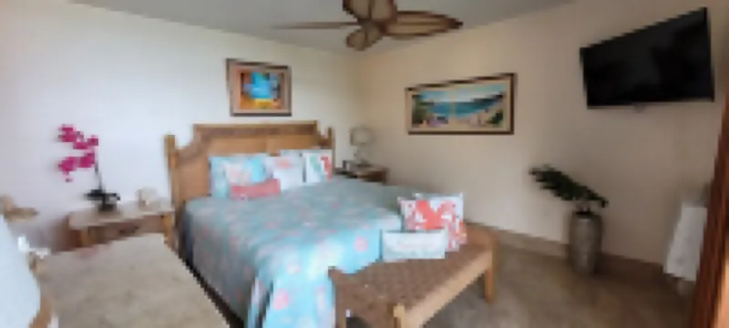 Prime Oceanfront, Remodeled St. Thomas 2BR/2BA Condo-Poolside, W/D, & Dining