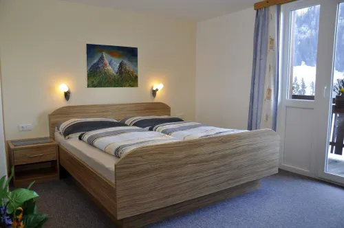 Large apartment for family and friends with a mountain panorama, free WiFi