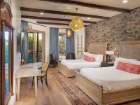 Camp Lucy Hotels in Hays County